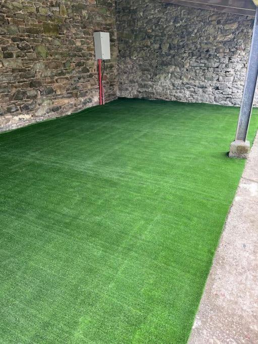 Tom Rocky'S Farmyard Villa Templemore Bagian luar foto