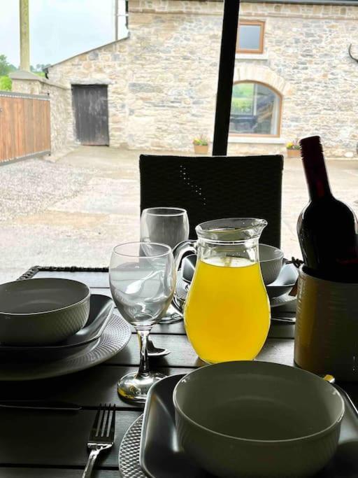 Tom Rocky'S Farmyard Villa Templemore Bagian luar foto