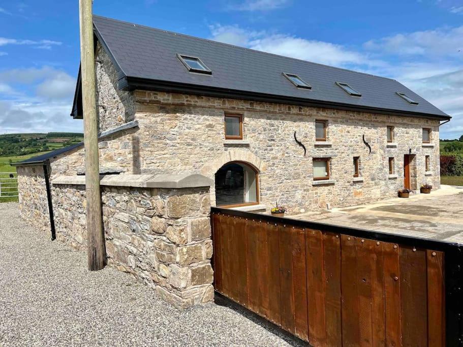 Tom Rocky'S Farmyard Villa Templemore Bagian luar foto