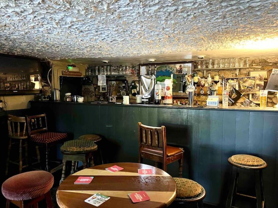 Tom Rocky'S Farmyard Villa Templemore Bagian luar foto