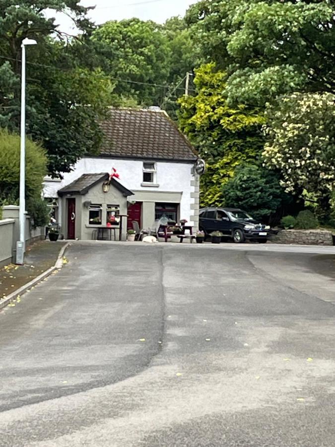 Tom Rocky'S Farmyard Villa Templemore Bagian luar foto