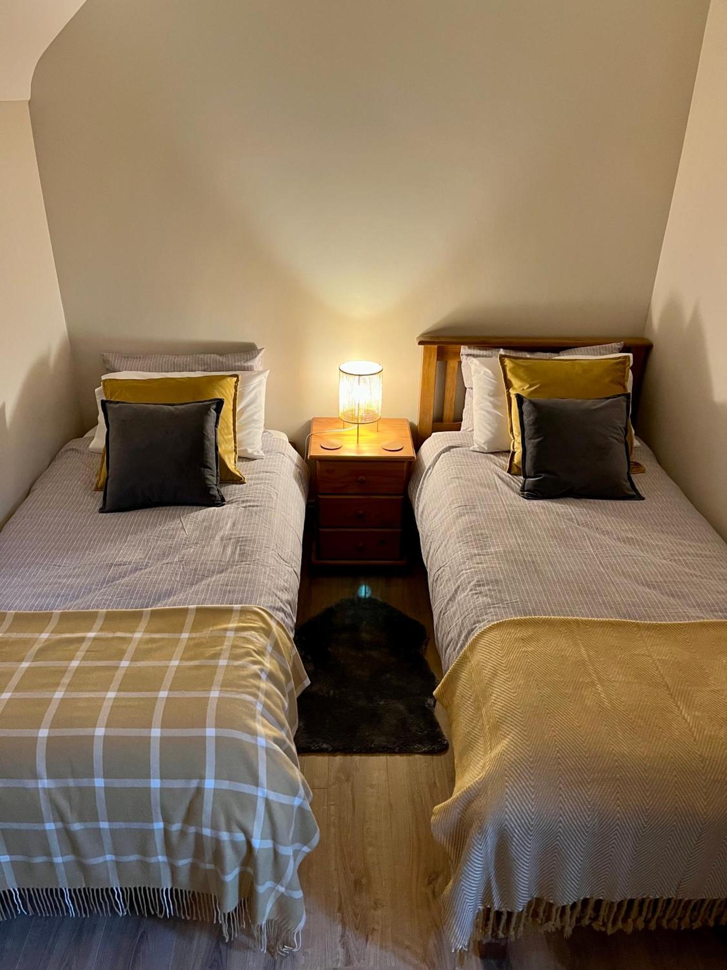 Tom Rocky'S Farmyard Villa Templemore Bagian luar foto
